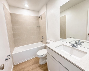 3055 Granite Ridge Avenue - Photo Thumbnail 18