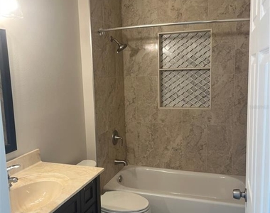 1116 Jessamine Lake Court - Photo Thumbnail 12