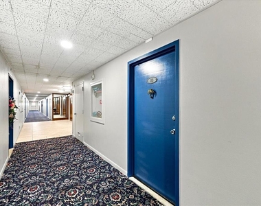 7200 Sunshine Skyway Lane S - Photo Thumbnail 18