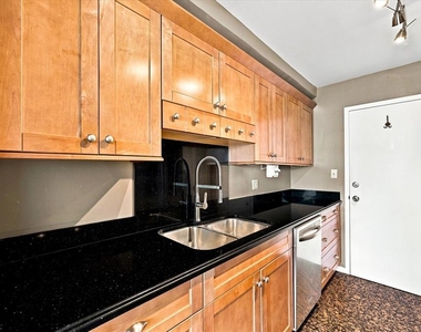 7200 Sunshine Skyway Lane S - Photo Thumbnail 14