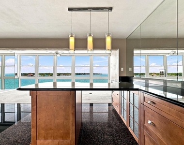 7200 Sunshine Skyway Lane S - Photo Thumbnail 12