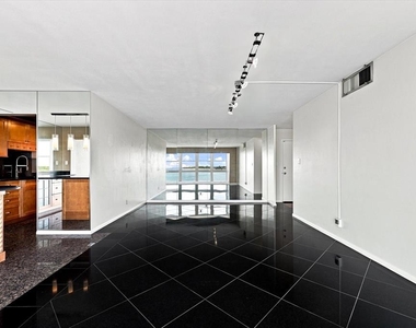 7200 Sunshine Skyway Lane S - Photo Thumbnail 5