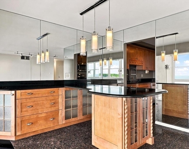 7200 Sunshine Skyway Lane S - Photo Thumbnail 11