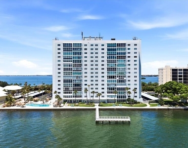 7200 Sunshine Skyway Lane S - Photo Thumbnail 22