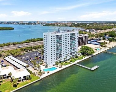 7200 Sunshine Skyway Lane S - Photo Thumbnail 21