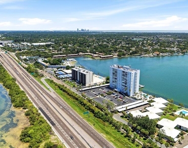 7200 Sunshine Skyway Lane S - Photo Thumbnail 23