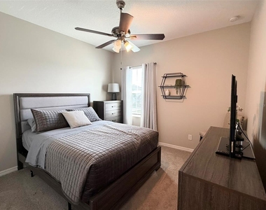1659 Chatsworth Circle - Photo Thumbnail 16