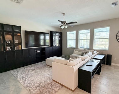 1659 Chatsworth Circle - Photo Thumbnail 5