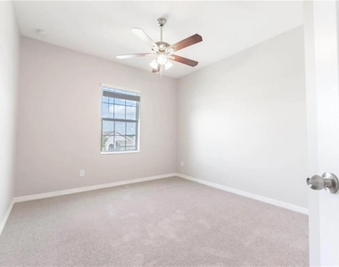 1659 Chatsworth Circle - Photo Thumbnail 10