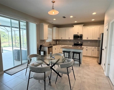 1659 Chatsworth Circle - Photo Thumbnail 8