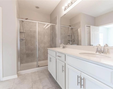 1659 Chatsworth Circle - Photo Thumbnail 11