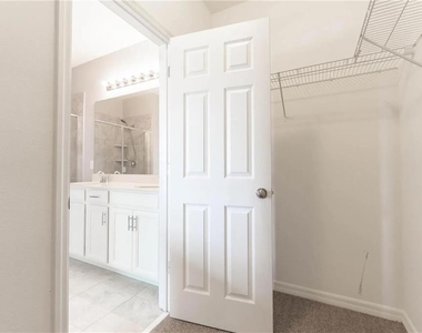 1659 Chatsworth Circle - Photo Thumbnail 13