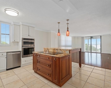 1100 S Orlando Avenue - Photo Thumbnail 7