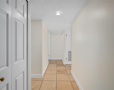 1100 S Orlando Avenue - Photo Thumbnail 3