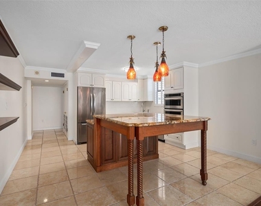 1100 S Orlando Avenue - Photo Thumbnail 6