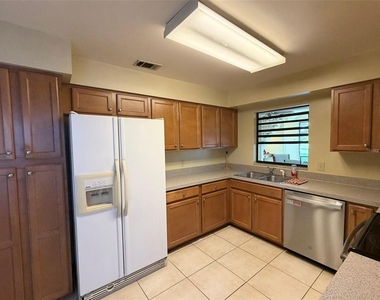 2570 Shadybranch Drive - Photo Thumbnail 9
