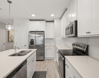 14937 Harvest Street - Photo Thumbnail 7