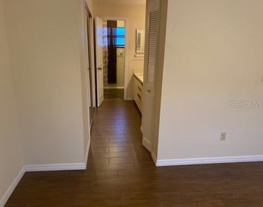1604 Sunside Square - Photo Thumbnail 4