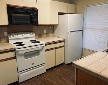 1604 Sunside Square - Photo Thumbnail 3