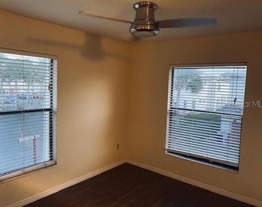 1604 Sunside Square - Photo Thumbnail 8
