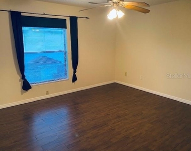 1604 Sunside Square - Photo Thumbnail 6