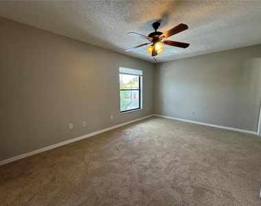 1643 Sandy Point Square - Photo Thumbnail 11