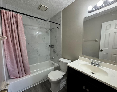 1643 Sandy Point Square - Photo Thumbnail 13