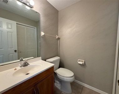 1643 Sandy Point Square - Photo Thumbnail 9