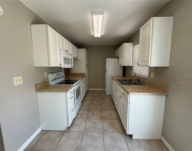 1643 Sandy Point Square - Photo Thumbnail 6