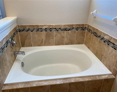 481 Pheasant Drive - Photo Thumbnail 12