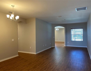 481 Pheasant Drive - Photo Thumbnail 5