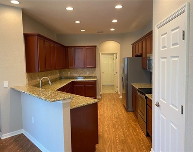481 Pheasant Drive - Photo Thumbnail 8