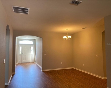 481 Pheasant Drive - Photo Thumbnail 2