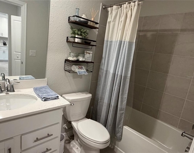 12440 Wellen Golf Street - Photo Thumbnail 19