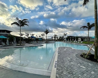 12440 Wellen Golf Street - Photo Thumbnail 24