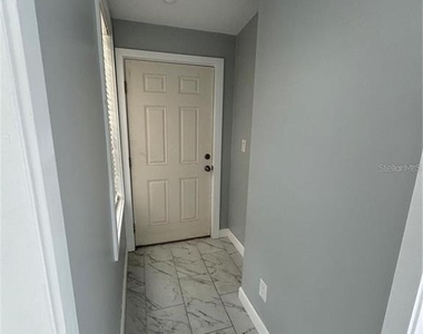 301 Colonia Lane W - Photo Thumbnail 15