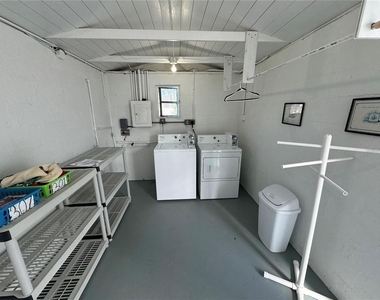 301 Colonia Lane W - Photo Thumbnail 12