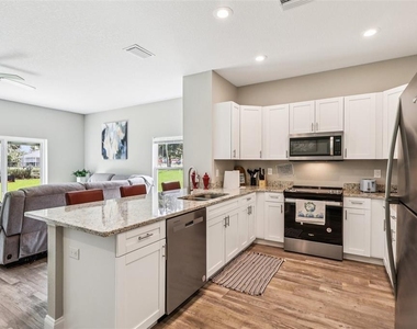 1108 Fox Lake Drive - Photo Thumbnail 14