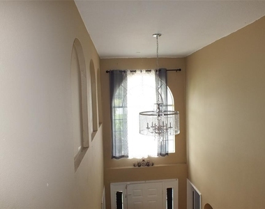437 Fish Hawk Drive - Photo Thumbnail 4