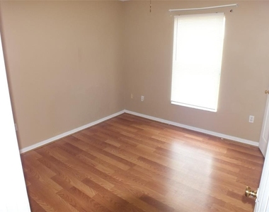 437 Fish Hawk Drive - Photo Thumbnail 7