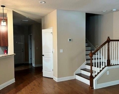 421 E Park Street - Photo Thumbnail 8