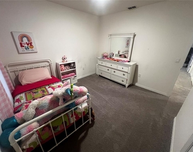 3906 Resting Robin Avenue - Photo Thumbnail 8