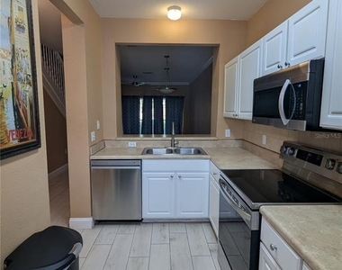 4872 Nw 42nd Road - Photo Thumbnail 4