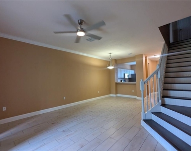 4872 Nw 42nd Road - Photo Thumbnail 11