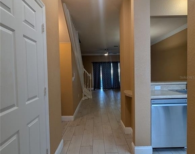 4872 Nw 42nd Road - Photo Thumbnail 9