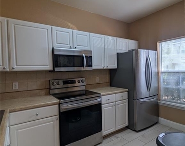 4872 Nw 42nd Road - Photo Thumbnail 5