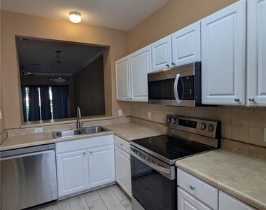 4872 Nw 42nd Road - Photo Thumbnail 3