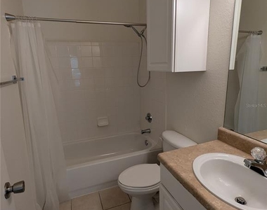 4833 Nw 46th Place - Photo Thumbnail 21