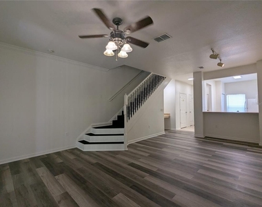 4833 Nw 46th Place - Photo Thumbnail 12
