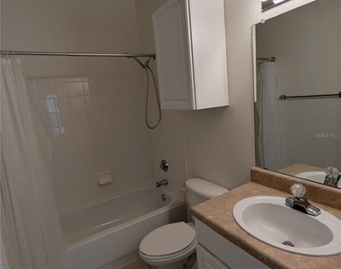 4833 Nw 46th Place - Photo Thumbnail 20